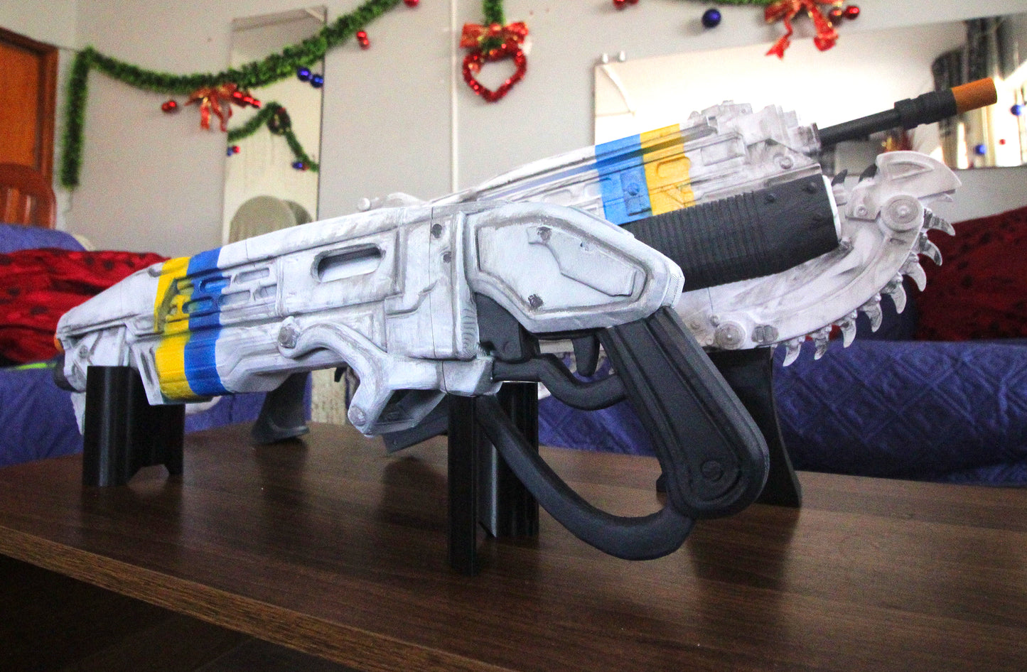 Gears of War Lancer white
