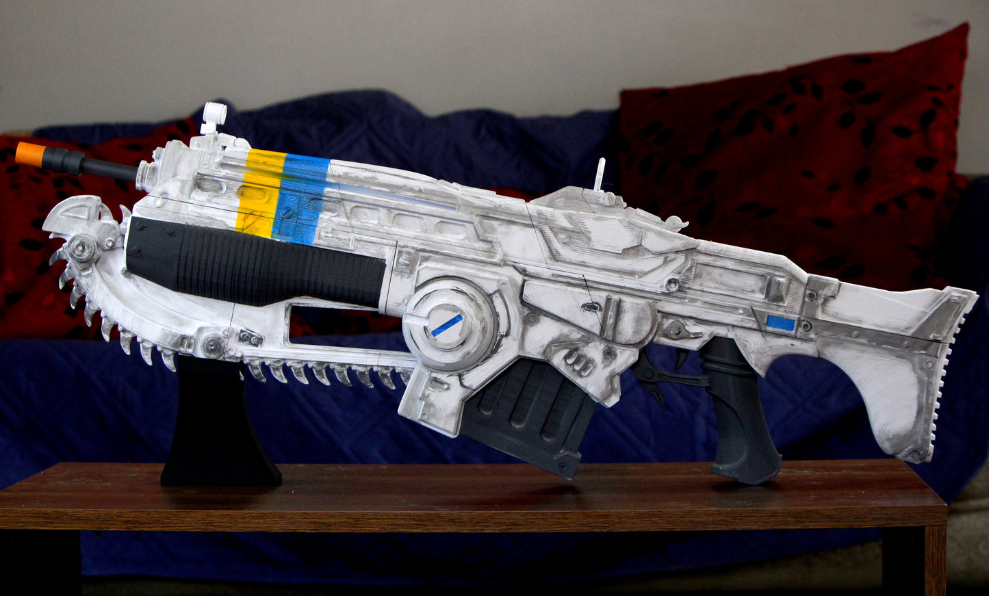 Gears of War Lancer white