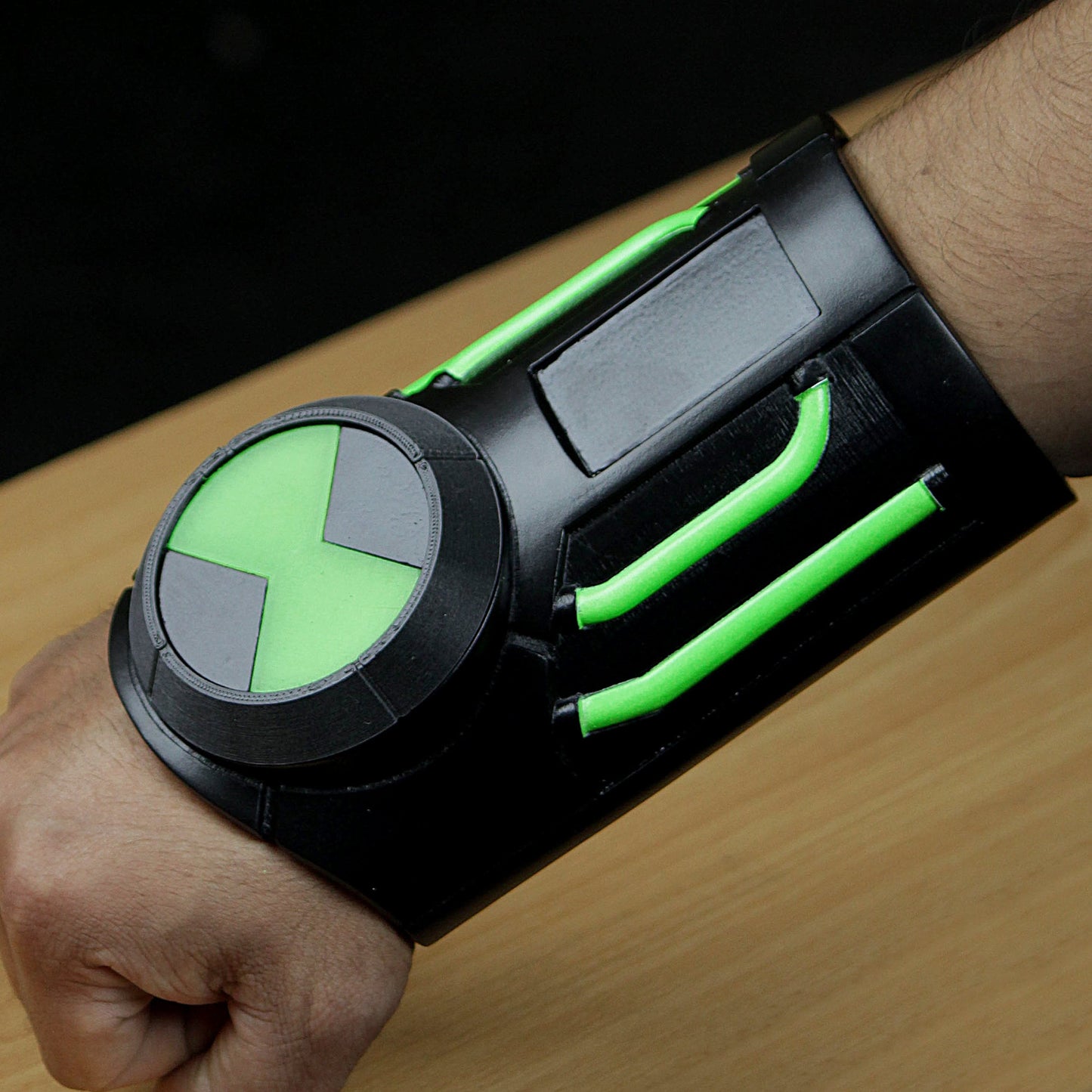 Alien bracelet - black