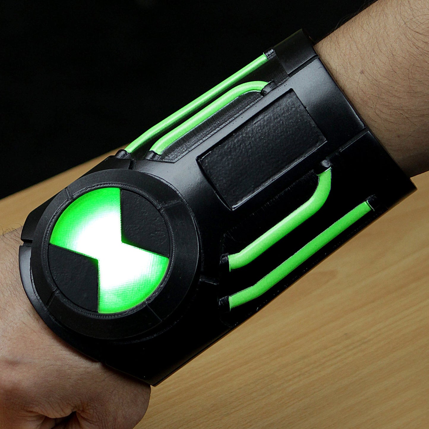 Alien bracelet - black